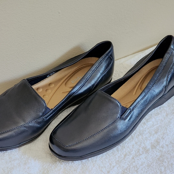 🌺Easy Spirit Women's Devitt Slip On Oxford Flats Navy Blue Nappa Leather US 7M - Picture 2 of 12